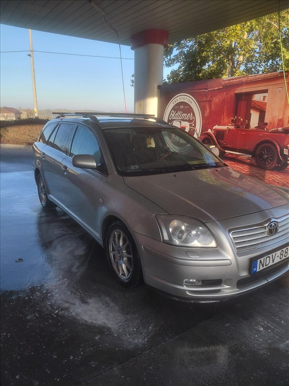 Eladó Toyota Avensis 2.0 Combi D-4D (1995 cm³, 116 PS) 3. kép