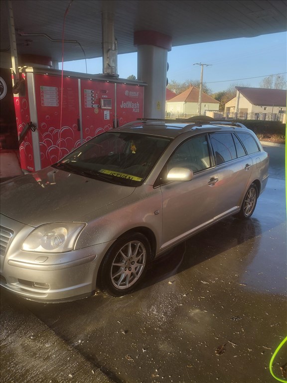Eladó Toyota Avensis 2.0 Combi D-4D (1995 cm³, 116 PS) 4. kép