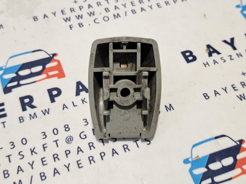 BMW E81 E82 E87 F45 F46 E92 F30 F31 F34 F35 F80 F32 F36 F82 E60 F10 F06 F13 F01X1 X3 X4 X5 X6 sedan touring szürke napellenzõ rögzítõ tartó fül konzol tetõkárpit 2. kép