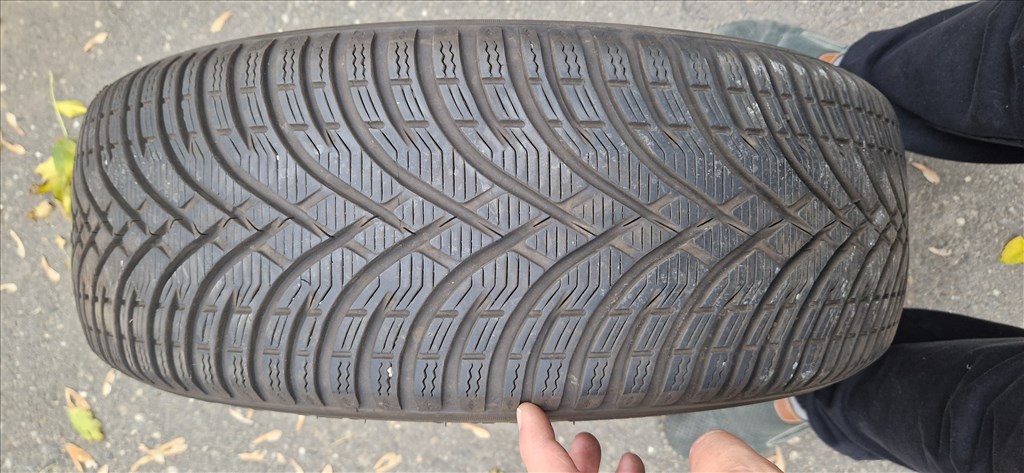  215/6017" újszerű Kleber téli gumi gumi 3. kép