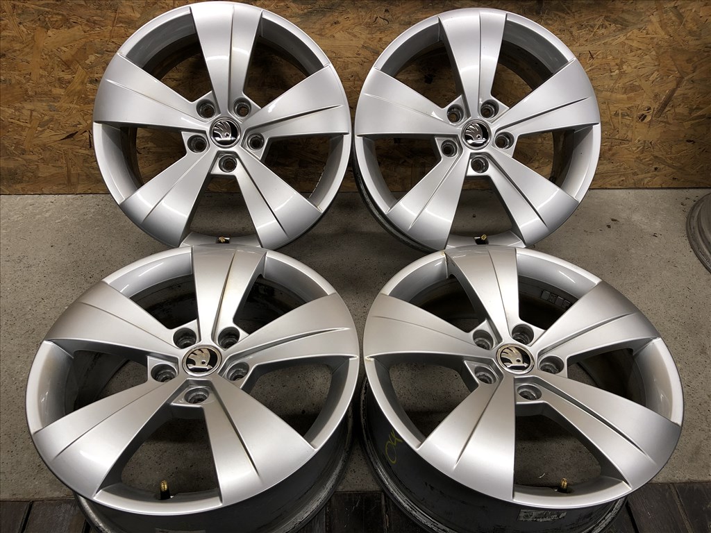 17 colos gyári Skoda Octavia alufelni 17 col 5x112 2. kép