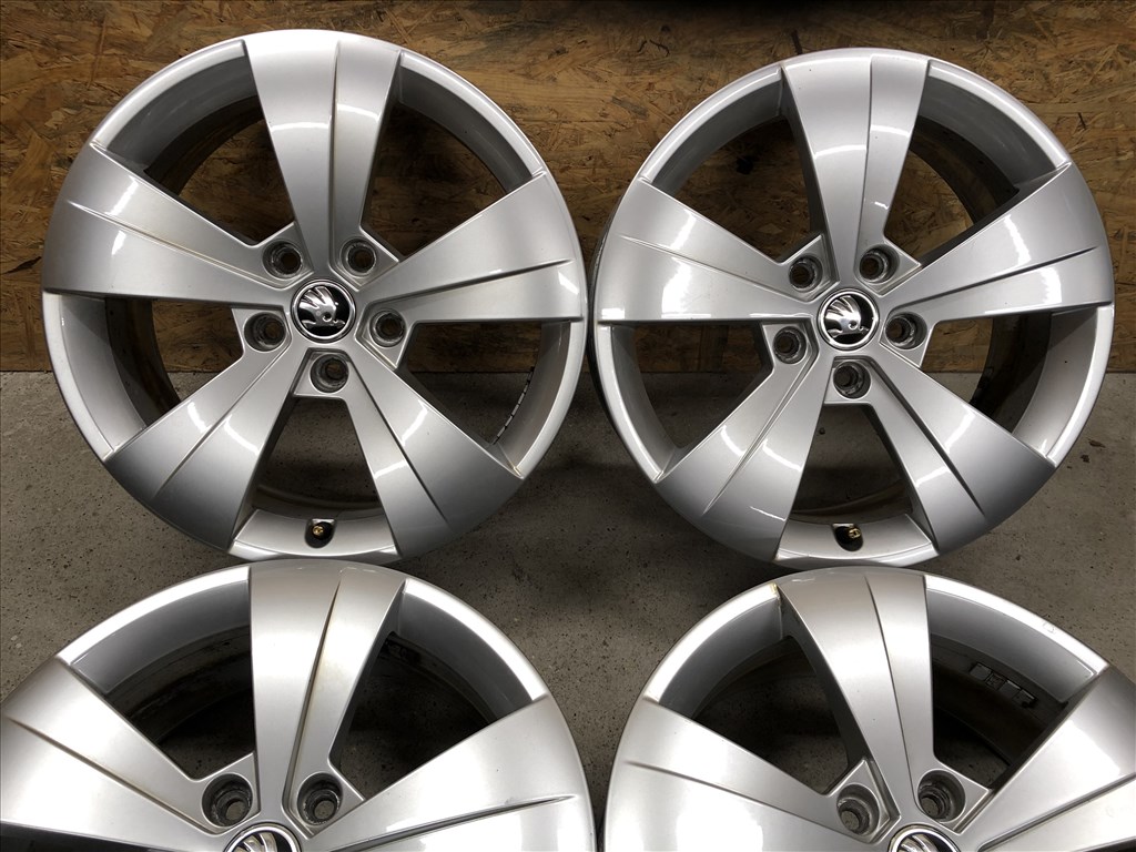 17 colos gyári Skoda Octavia alufelni 17 col 5x112 3. kép