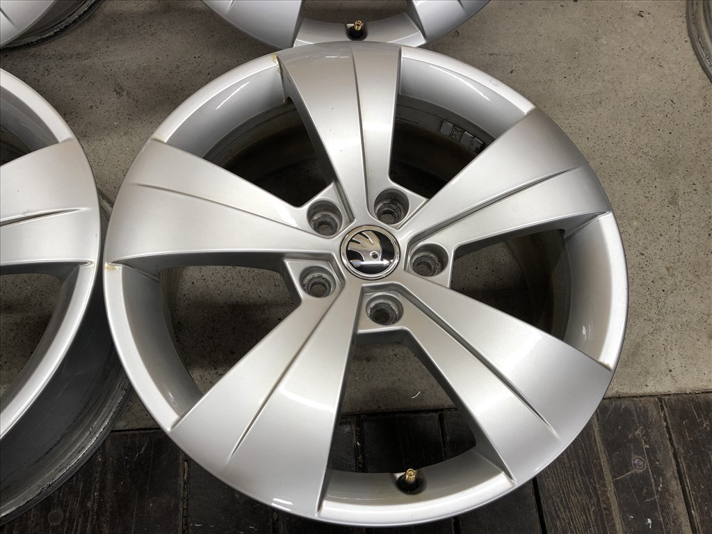 17 colos gyári Skoda Octavia alufelni 17 col 5x112 9. kép