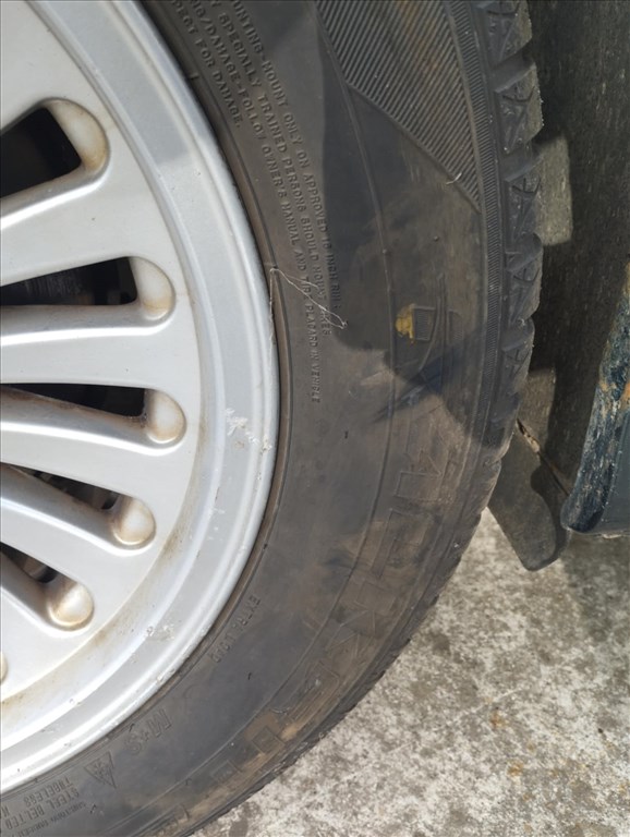  5x120 lyukosztású 16" használt (gyári felni) alufelni, rajta 225/55 használt Falken téli gumi gumi  2. kép