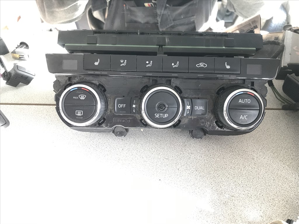 Skoda Octavia III klímavezérlő / ülésfűtéses 5e0907044l 1. kép