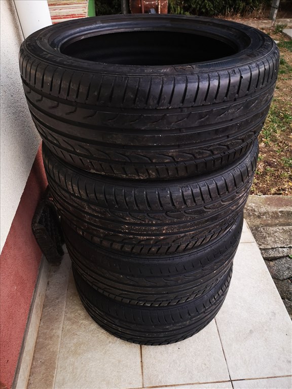  245/4518" használt Semperit nyári gumi gumi 1. kép