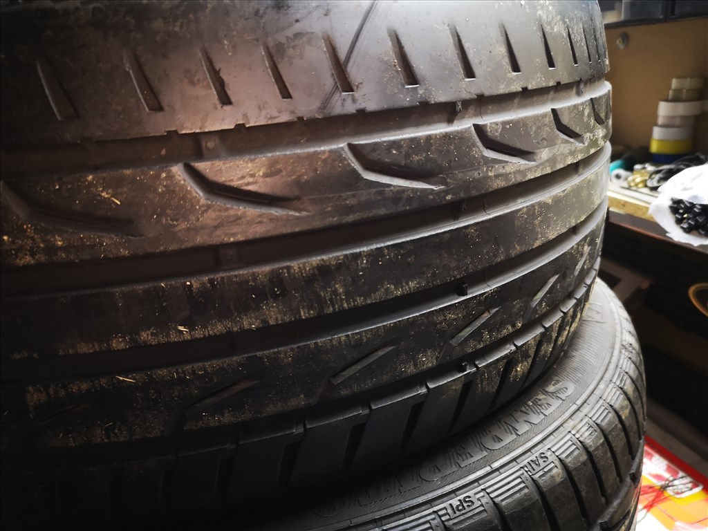  245/4518" használt Semperit nyári gumi gumi 3. kép