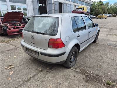 Volkswagen Golf IV 1.6 HÁTSÓ lámpa 