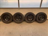 Kia Venga 15" használt (gyári felni) lemezfelni, rajta 195/65 használt General téli gumi 