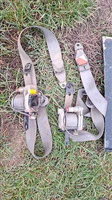 Nissan Patrol (Y61) Első biztonsági öv 