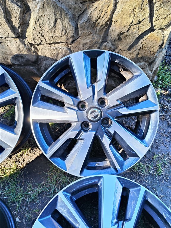  4x100 lyukosztású 6J 16" Nissan újszerű (gyári felni) alufelni, szenzorok 5. kép