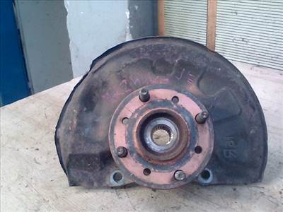 VOLVO S40 2000.06.01-2004.05.31 Csonkállvány kerékaggyal jobb első