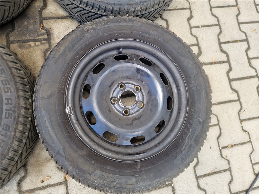  VW Golf 4, Bora 5x100 15" lemezfelni 195/65 újszerű Sebring négyévszakos gumival (25894) 3. kép