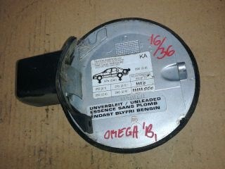 Opel Omega B Tankajtó *107054* 2. kép