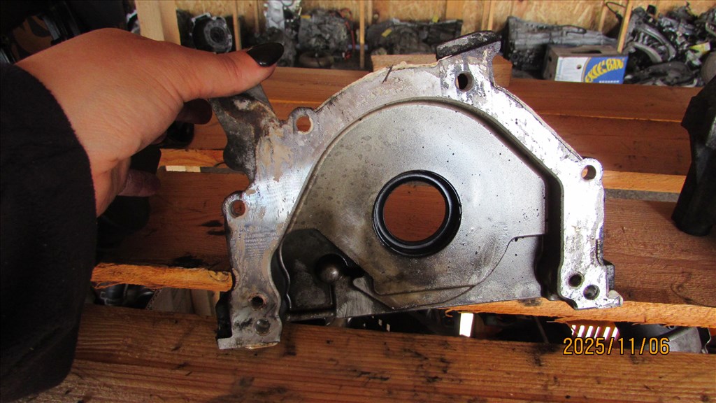 Audi A4 (B8 - 8K) 2.0 TDI quattro főtengely szimmeringház, jeladó 03g103153b 2. kép