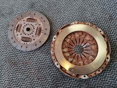 Renault Trafic II, Opel Vivaro A, Opel Movano A, Renault Master kuplungszerkezet tárcsával 8200652921