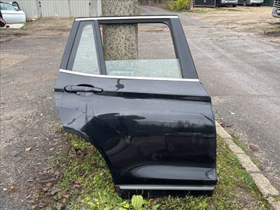 BMW X3 (F25) Jobb hátsó Ajtó (Részeivel)