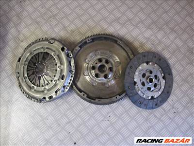 Touran I,Caddy III,Golf V,Passat B6 kettőstömegű lendkerék szett 1.9 TDI
