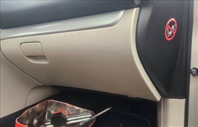 Subaru Outback III (BL/BP) kesztyűtartó 