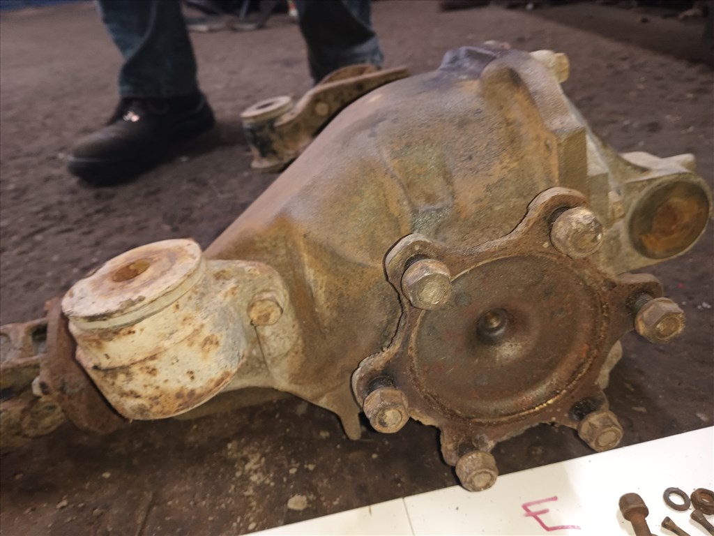 Toyota Hilux 2.4Td első differenciálmű  2. kép