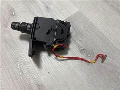 Renault Clio III RENAULT CLIO III (BR0/1, CR0/1) Bal Kormánykapcsoló Irányjelző 88102002