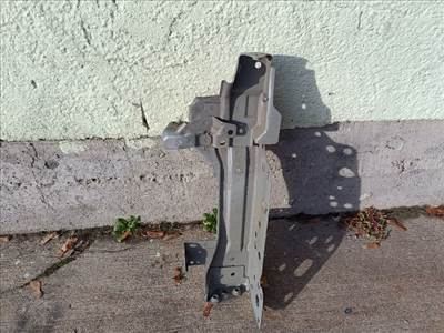 Toyota Corolla (E210) homlokfal 