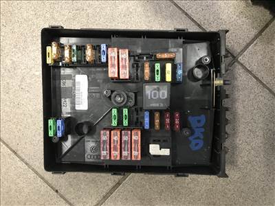 Skoda Octavia II 2,0 PD bkd biztosíték tábla 1k0937125