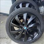  5x120 lyukosztású 18" használt (gyári felni) alufelni, rajta 245/40 használt Goodride téli gumi 