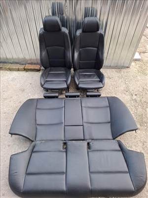 BMW E90 fűthető fekete combtámaszos ülés szett