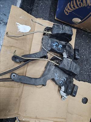 Toyota RAV4 (XA20) Ajtózár bal első 