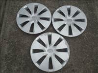 Toyota 16-os gyári használt dísztárcs 2db