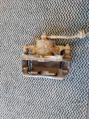 Opel Astra J jobb első féknyereg munkahengerrel 13301190