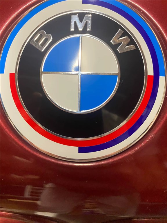 BMW embléma 74 -82 mm   kk-fehér, full fekete, 50 ves jubileumi 4. kép