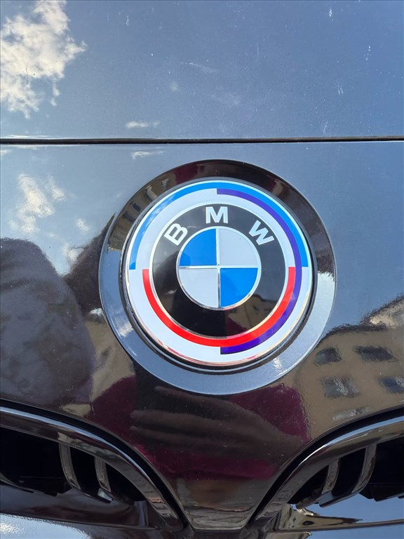 BMW embléma 74 -82 mm   kk-fehér, full fekete, 50 ves jubileumi 6. kép