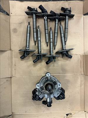 Audi Q7 (4L) Porlasztó csúcs garnitúra  057130277am