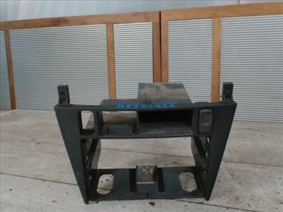 VOLVO V40 Rádió keret