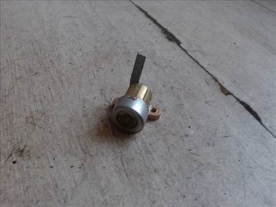 SUZUKI SWIFT 96-05 Csomagtérajtó dugózár