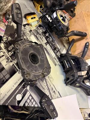 BMW 3-as sorozat E90, E91, E92, E93 Bmw E90 kormánykapcsoló átvezető nélkül