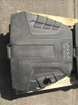 Audi Q7 3.0TDI motor burkolat