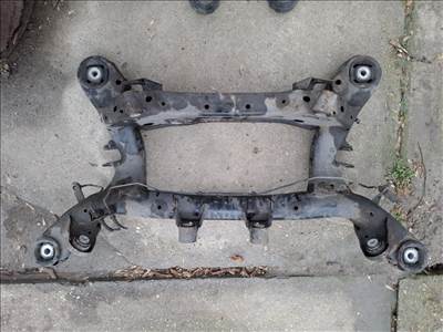 BMW E90 E91 E92 E93 E87 hátsó bőlcső 