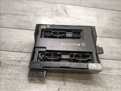 Audi A4 (B8 - 8K) 2.0 TDI - Csomagtér biztosítéktábla  8k0907064cq