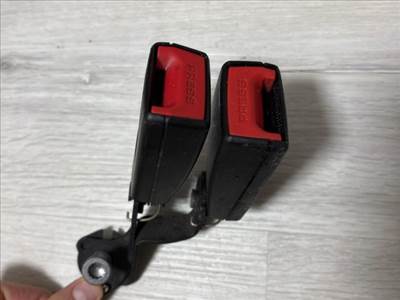 Skoda Superb II SKODA SUPERB II Kombi (3T5) Bal hátsó Biztonsági Öv Csat 3t0857488