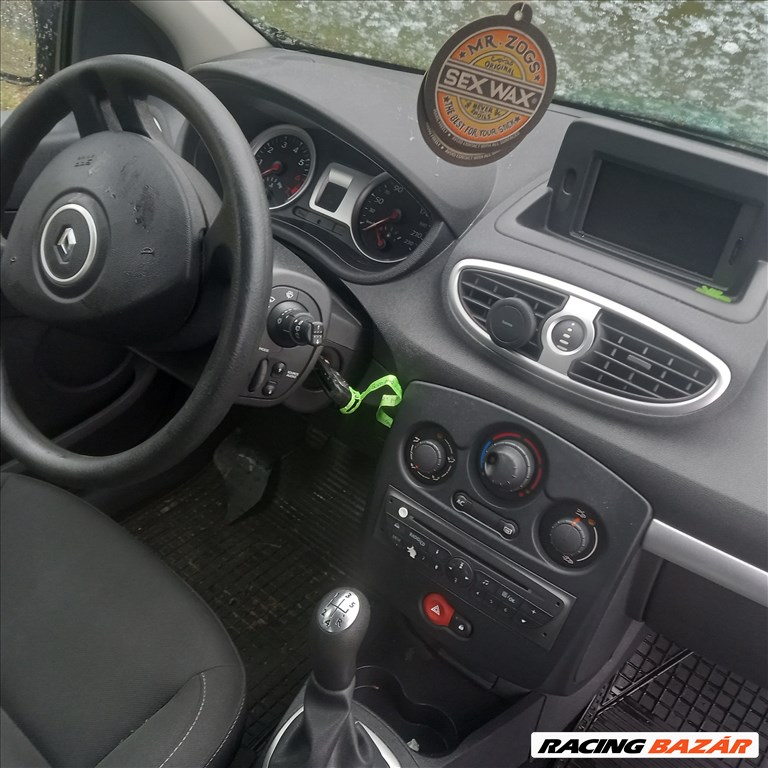 Renault Clio III bontásra egyben eladó 4. kép