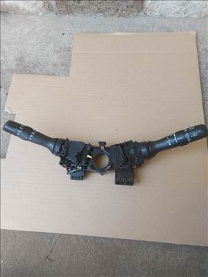 Toyota Avensis (T270) bajuszkapcsoló 4224 173832
