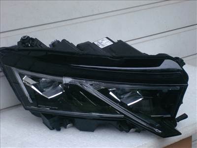 Skoda Octavia IV Facelift Jobb első Crystal Lighting Full Led Fényszóró 5E4941036 2024-től Hibátlan