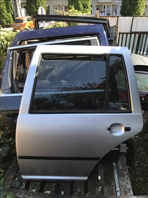Volkswagen Golf IV VARIANT / bal hátsó ajtó
