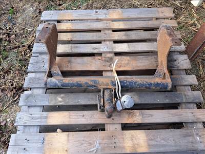 Eladó Iveco Daily gyári vonóhorog