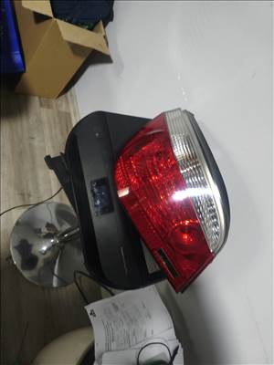 BMW E60 bal hátsó lámpa  7165737 2vp0086790581594