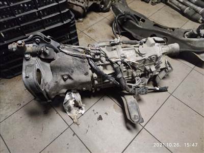 Subaru Impreza manuális sebességváltó osztóművel (motorkód: EE20Z) 32000AJ760