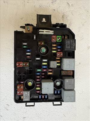 Chevrolet Trax Motortéri biztosítéktábla   95131335